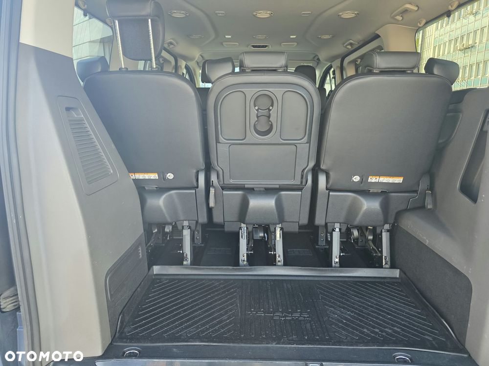Ford Tourneo Custom - 12