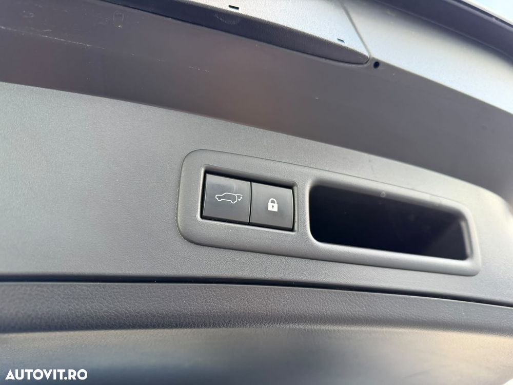 Lexus UX 250h (E-FOUR) Business Edition - 23