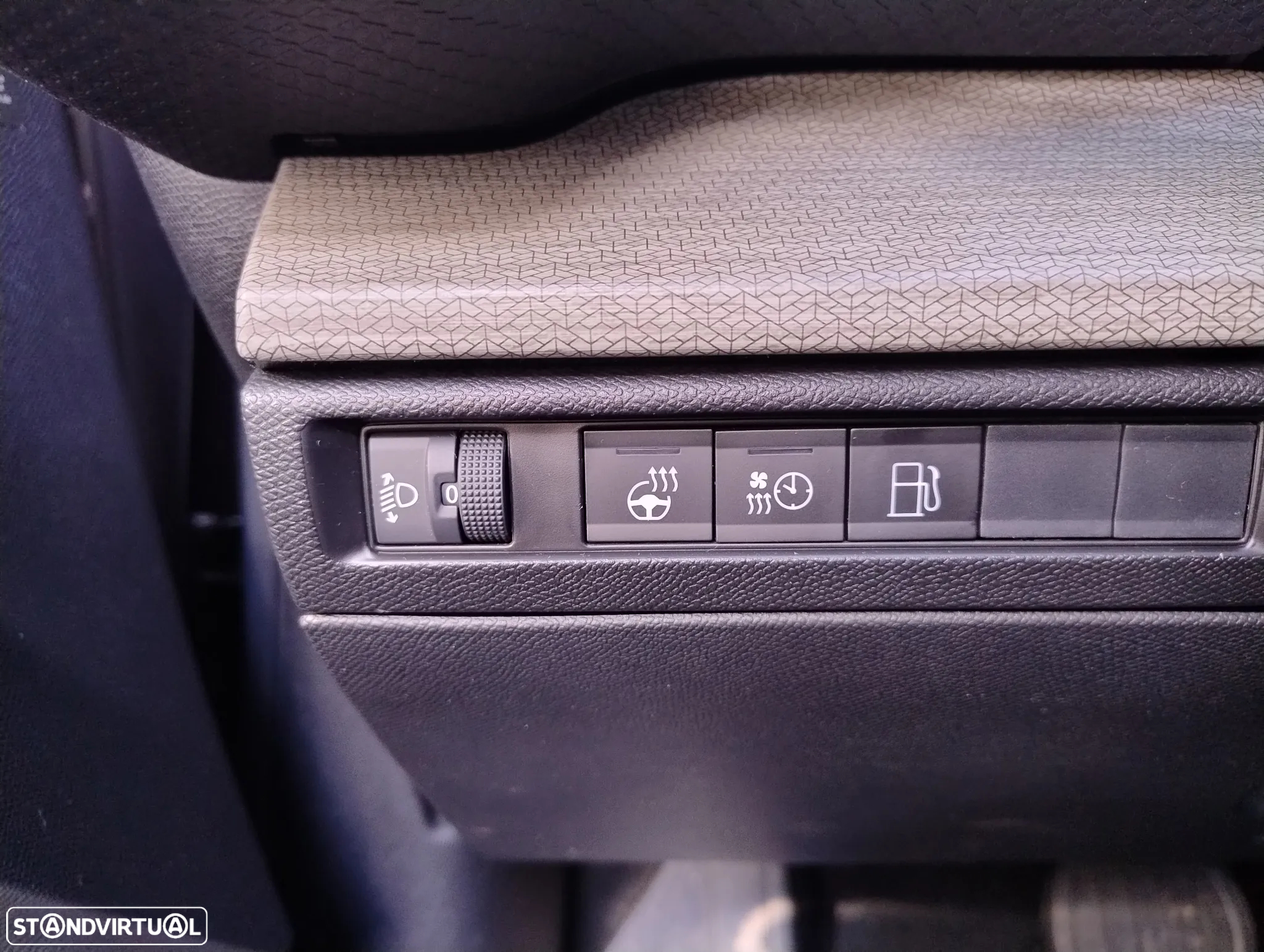 Citroën C5 X 1.6 Hybrid Shine e-EAT8 - 10