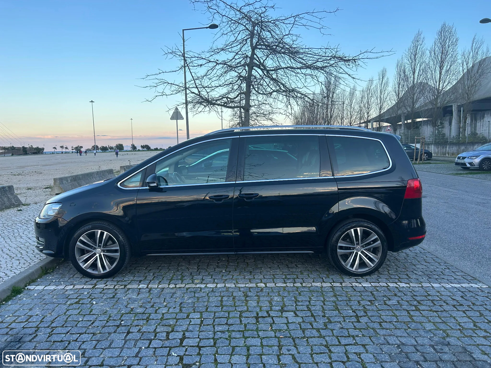 VW Sharan 2.0 TDI Highline DSG - 2