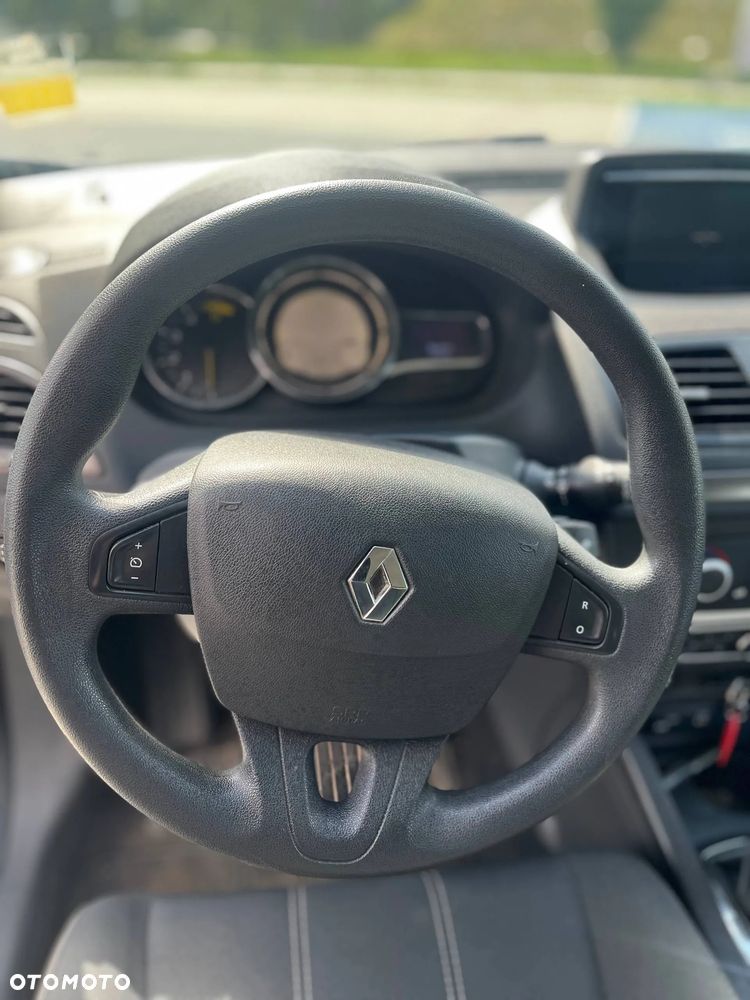 Renault Megane dCi 95 FAP Paris - 3