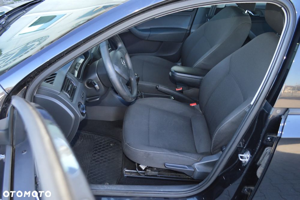 Skoda RAPID 1.2 TSI Ambition - 11