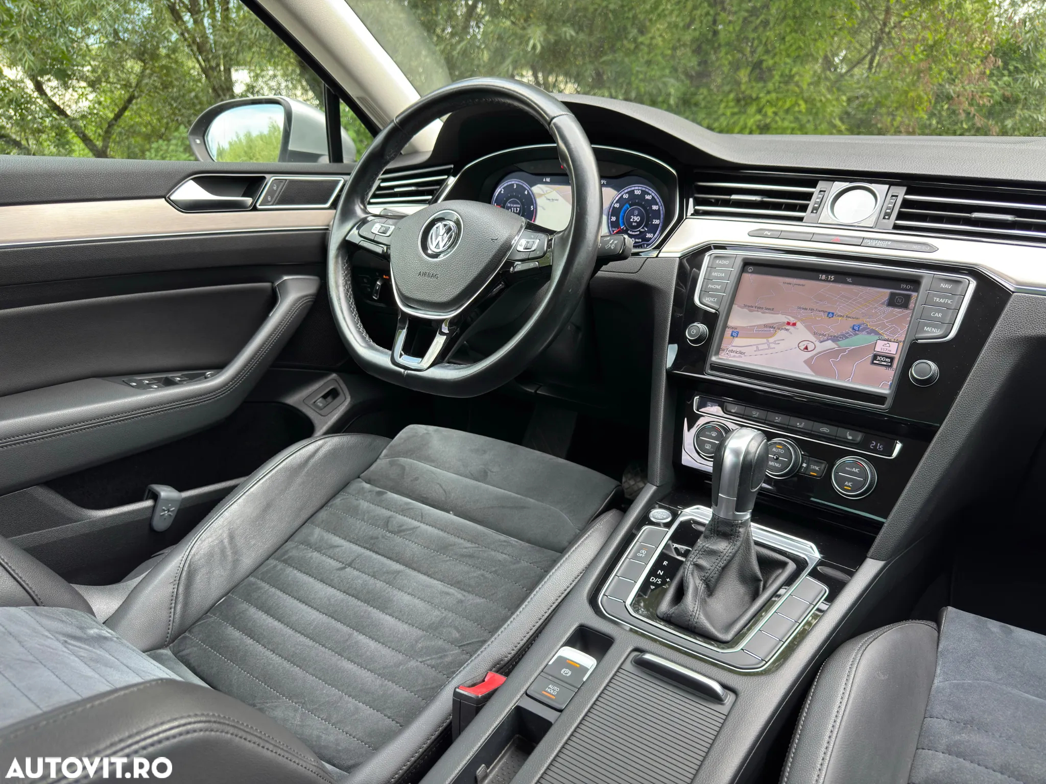 Volkswagen Passat 1.6 TDI (BlueMotion Technology) DSG Comfortline - 29