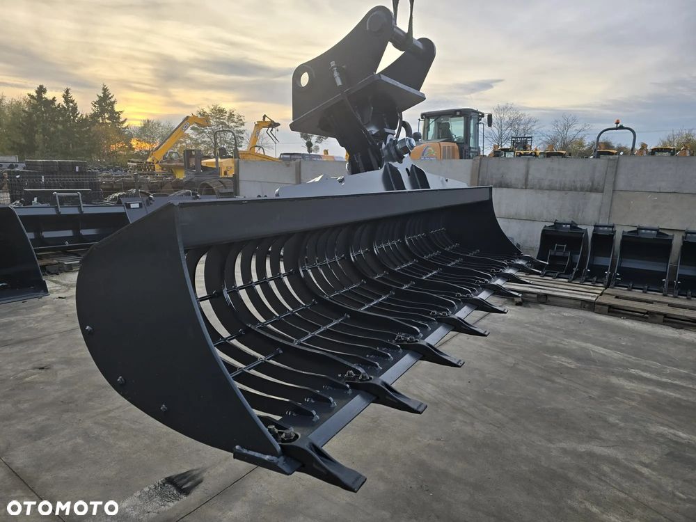 Caterpillar - 1