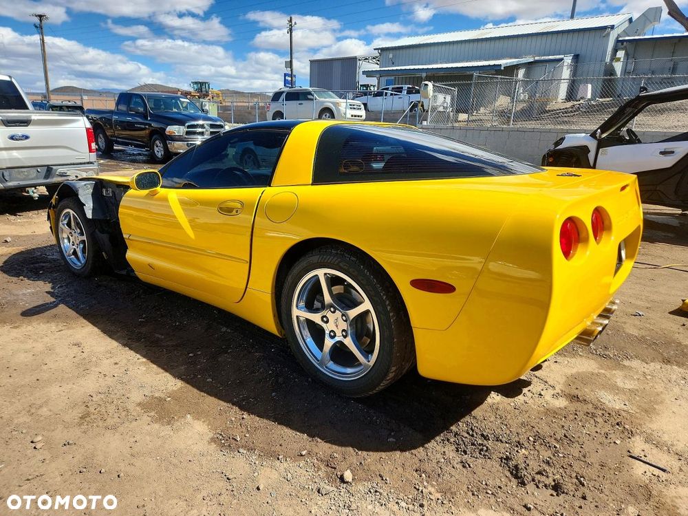 Chevrolet Corvette - 4