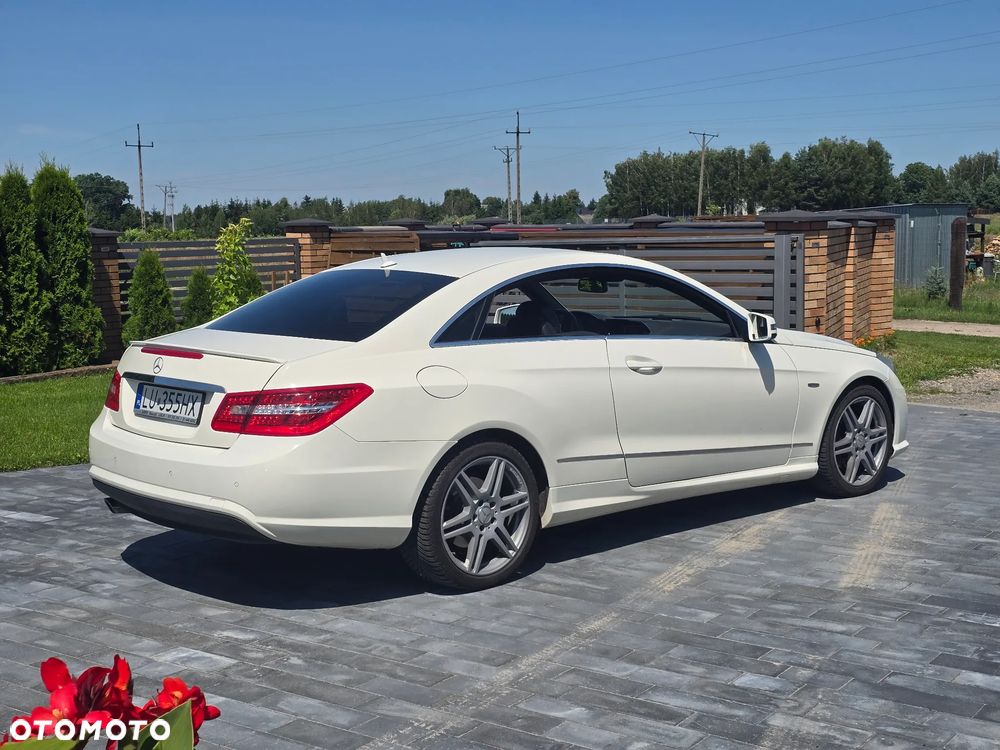 Mercedes-Benz Klasa E 250 CDI DPF BlueEFFICIENCY 7G-TRONIC Avantgarde - 3