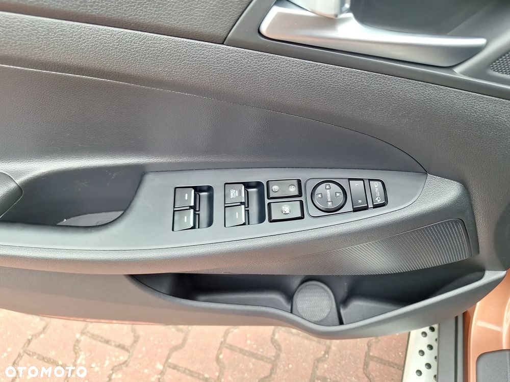 Hyundai Tucson blue 1.7 CRDi 2WD DCT Premium - 23