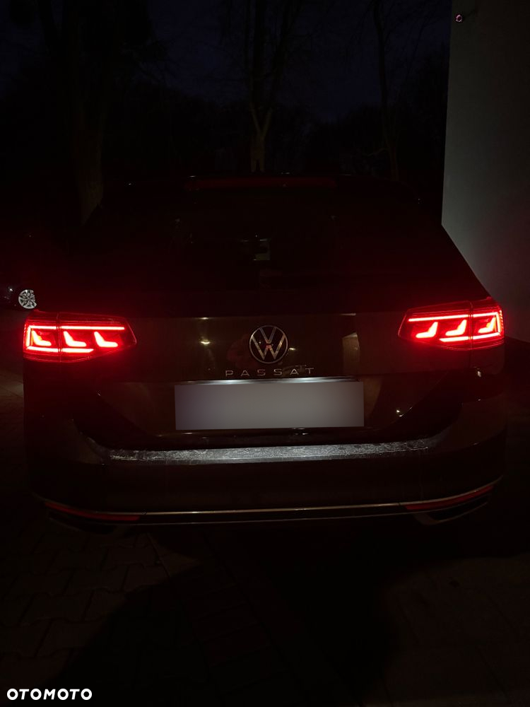 Volkswagen Passat Variant 2.0 TDI SCR DSG BlueMotion Highline - 19