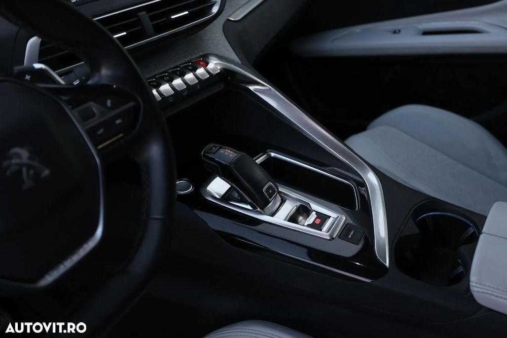 Peugeot 3008 PureTech 130 Stop & Start GPF EAT8 Allure - 22