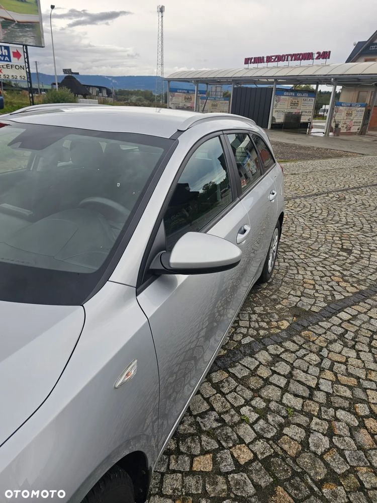 Kia Ceed 1.4 L Business Line Plus - 12