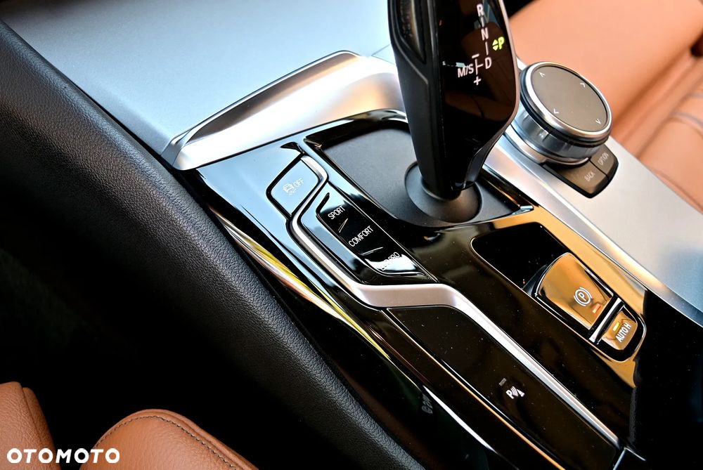 BMW Seria 5 520i - 20