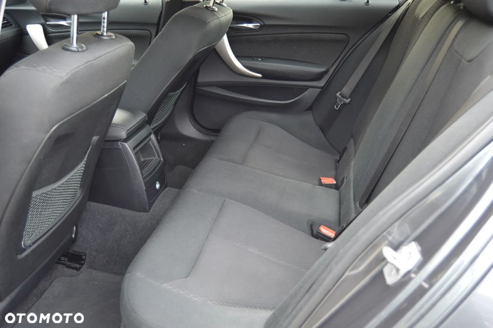 BMW Seria 1 118i Sport Line - 31