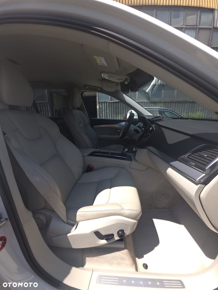Volvo XC 90 D5 AWD Momentum - 10