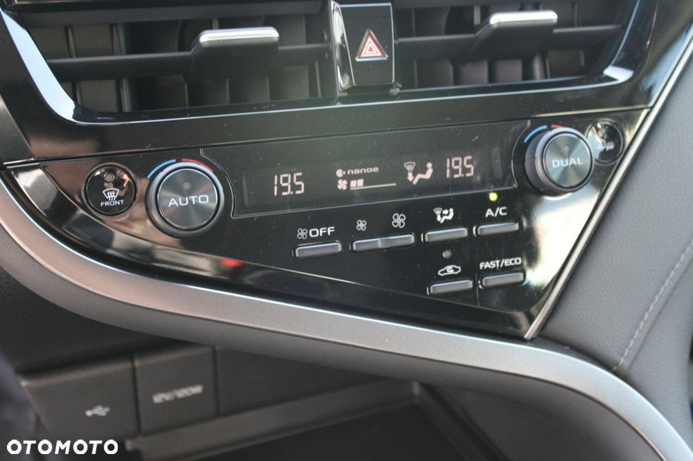 Toyota Camry - 22