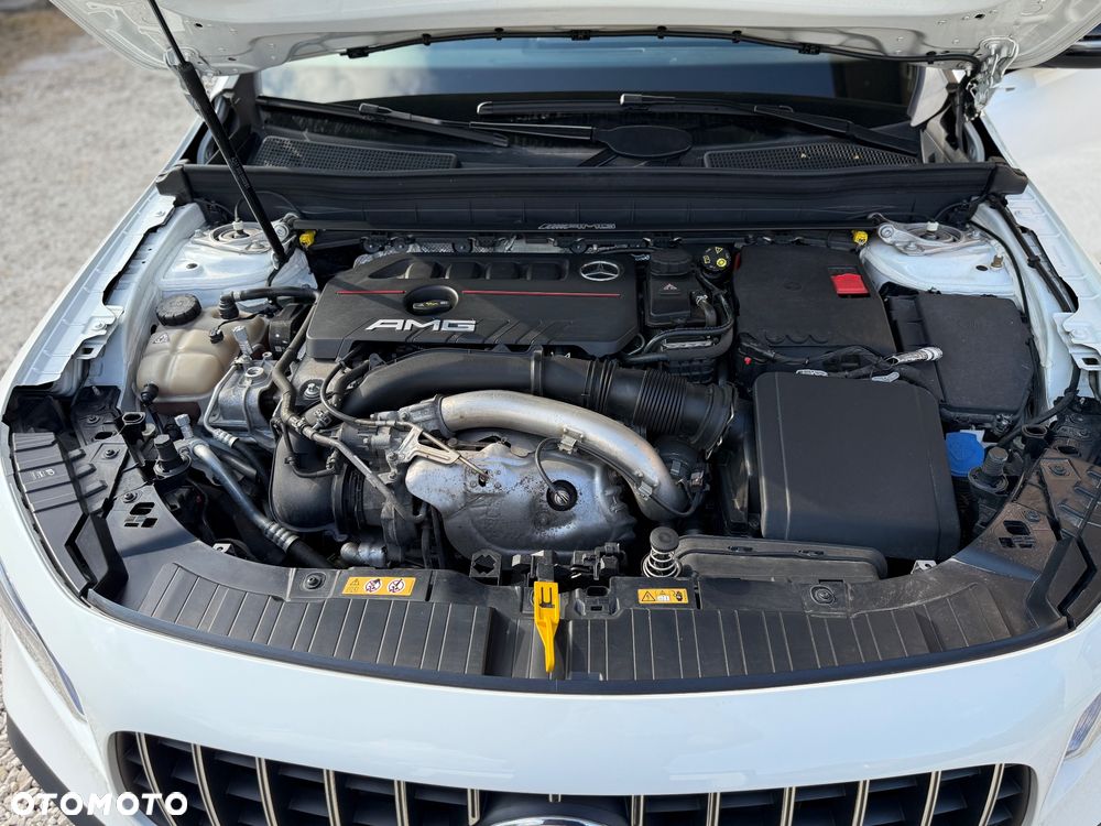 Mercedes-Benz GLB - 32