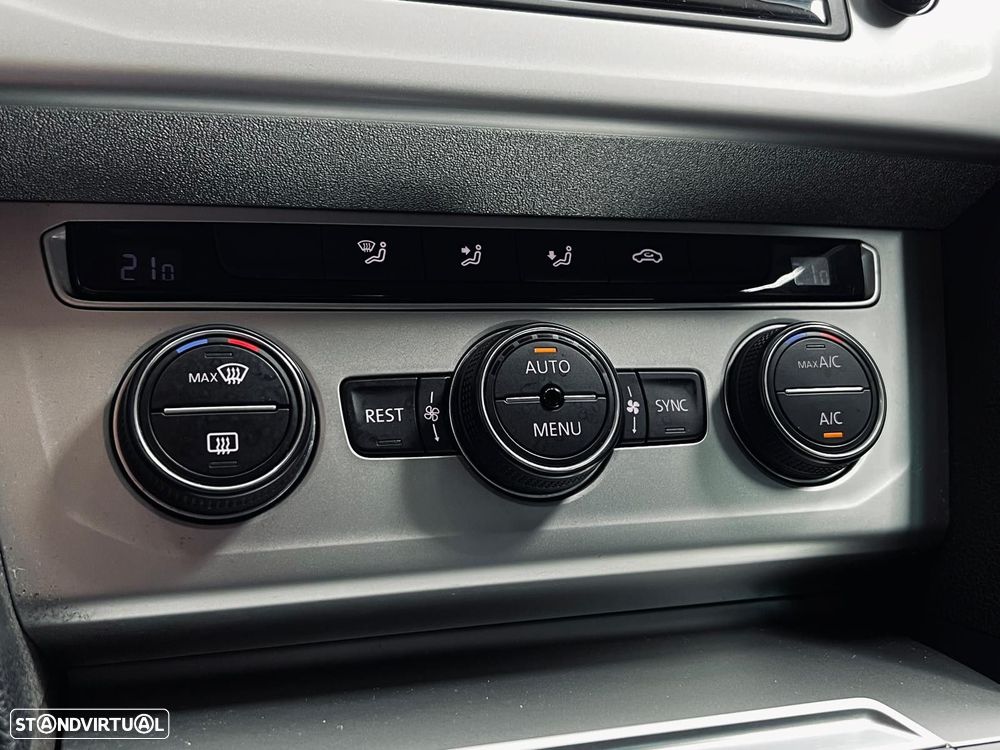 VW Passat 1.6 TDI DSG - 26