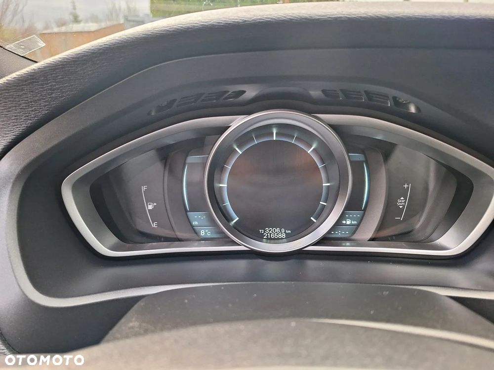 Volvo V40 D2 R Design - 31