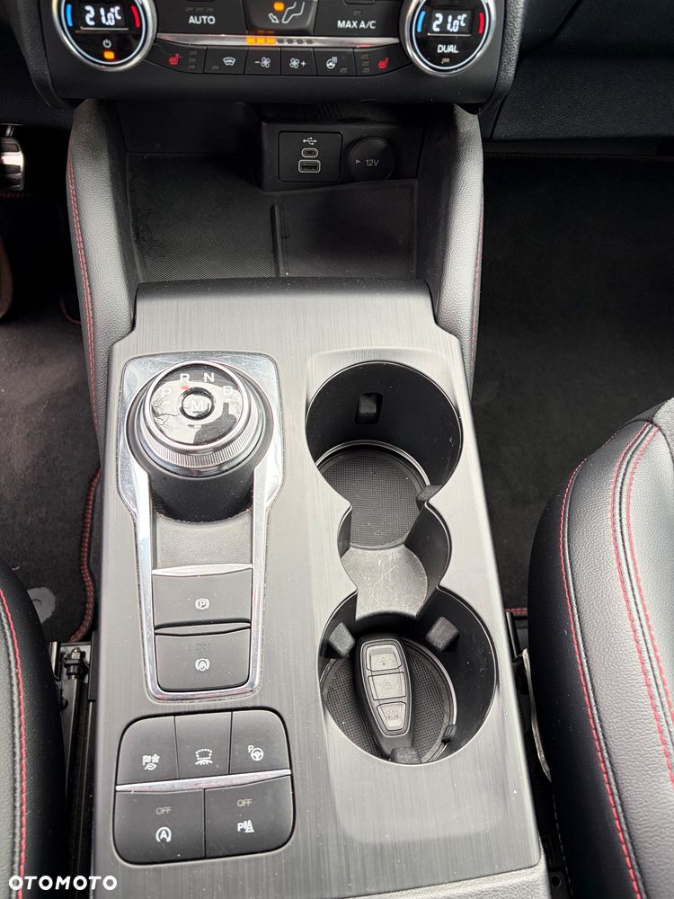 Ford Kuga 2.0 EcoBlue 4x4 ST-LINE X - 18