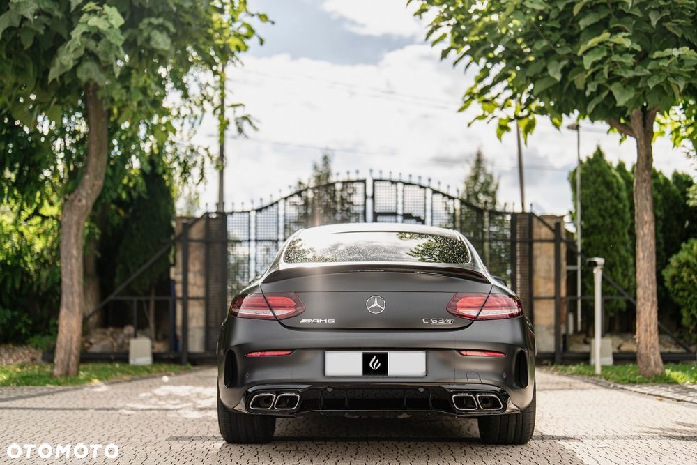 Mercedes-Benz Klasa C AMG 63 S - 21