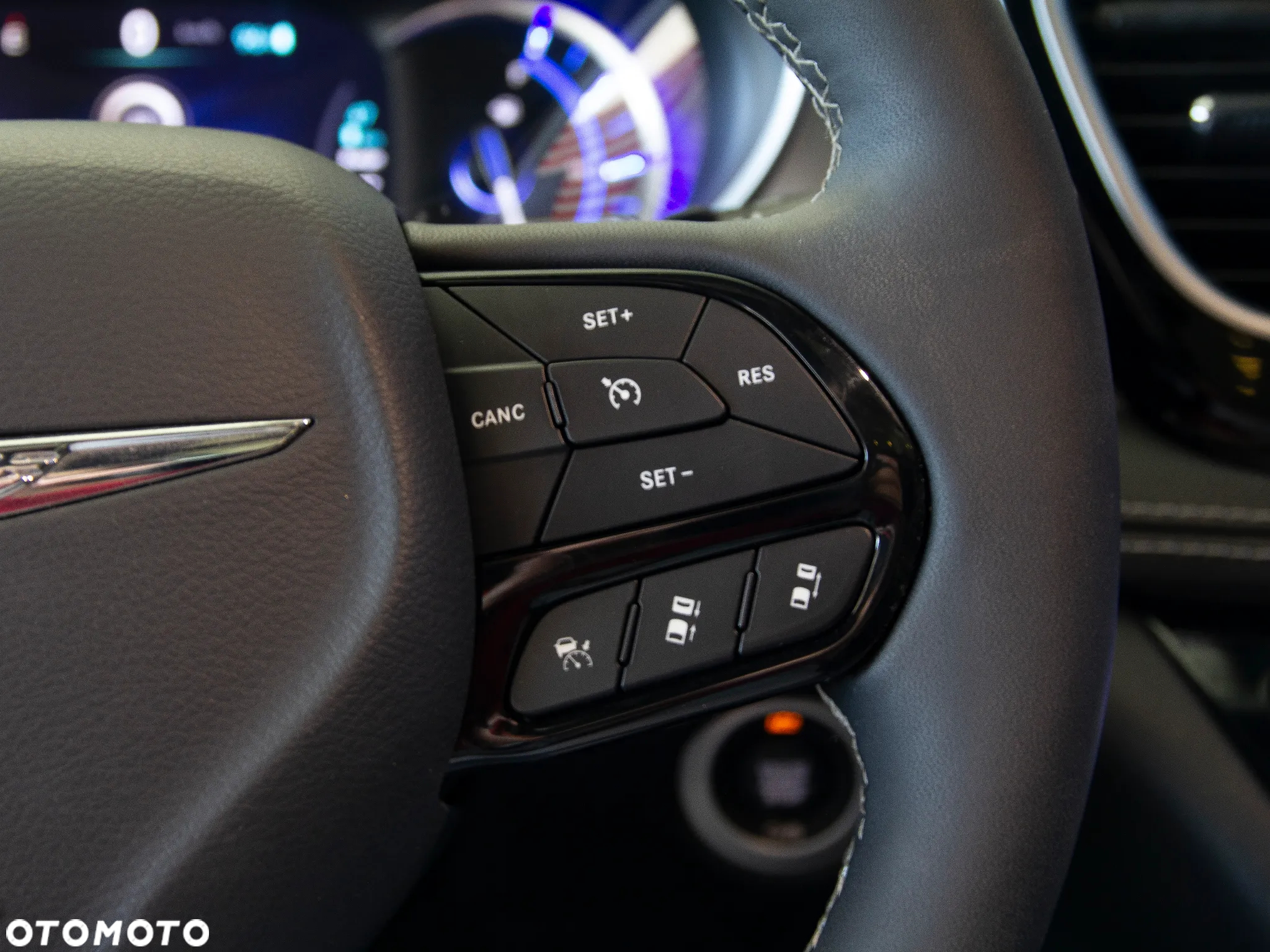 Chrysler Pacifica - 23