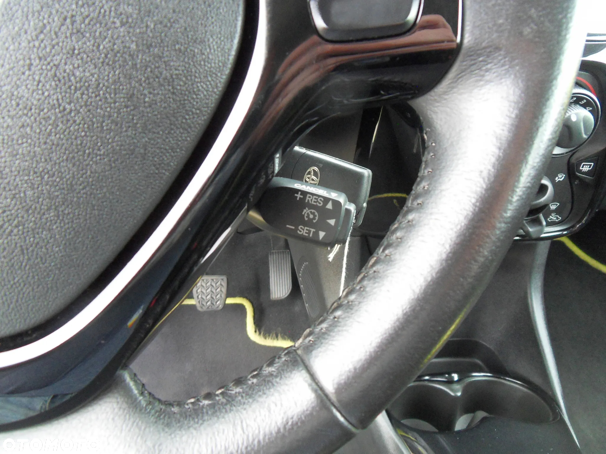 Toyota Aygo x-play touch - 17