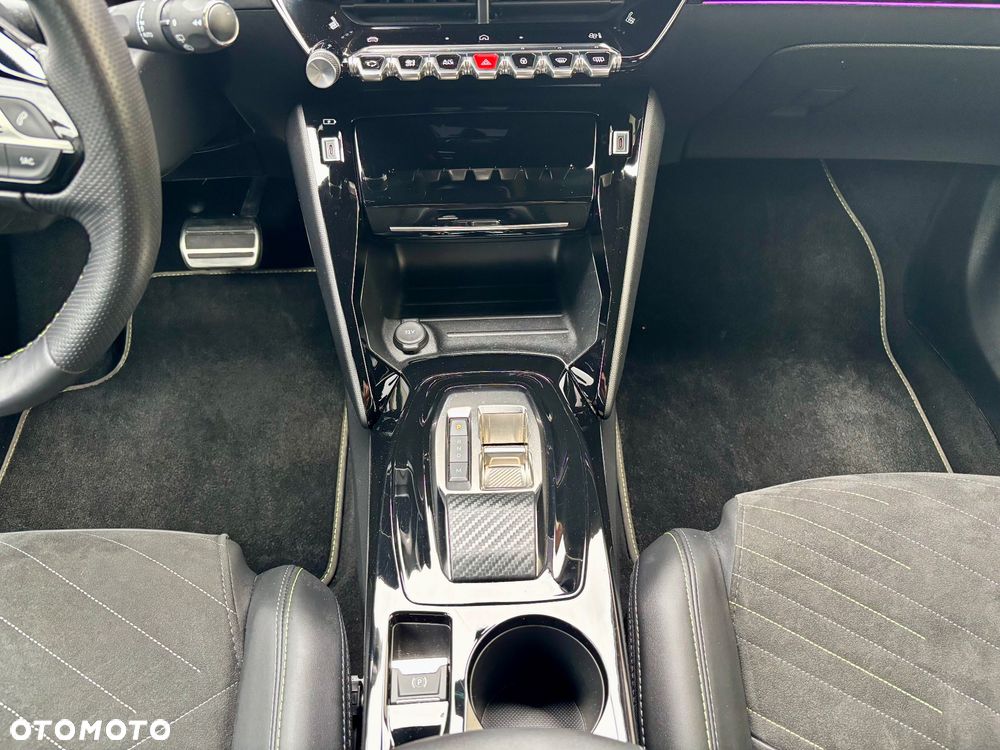 Peugeot 2008 1.2 PureTech GT S&S EAT8 - 29