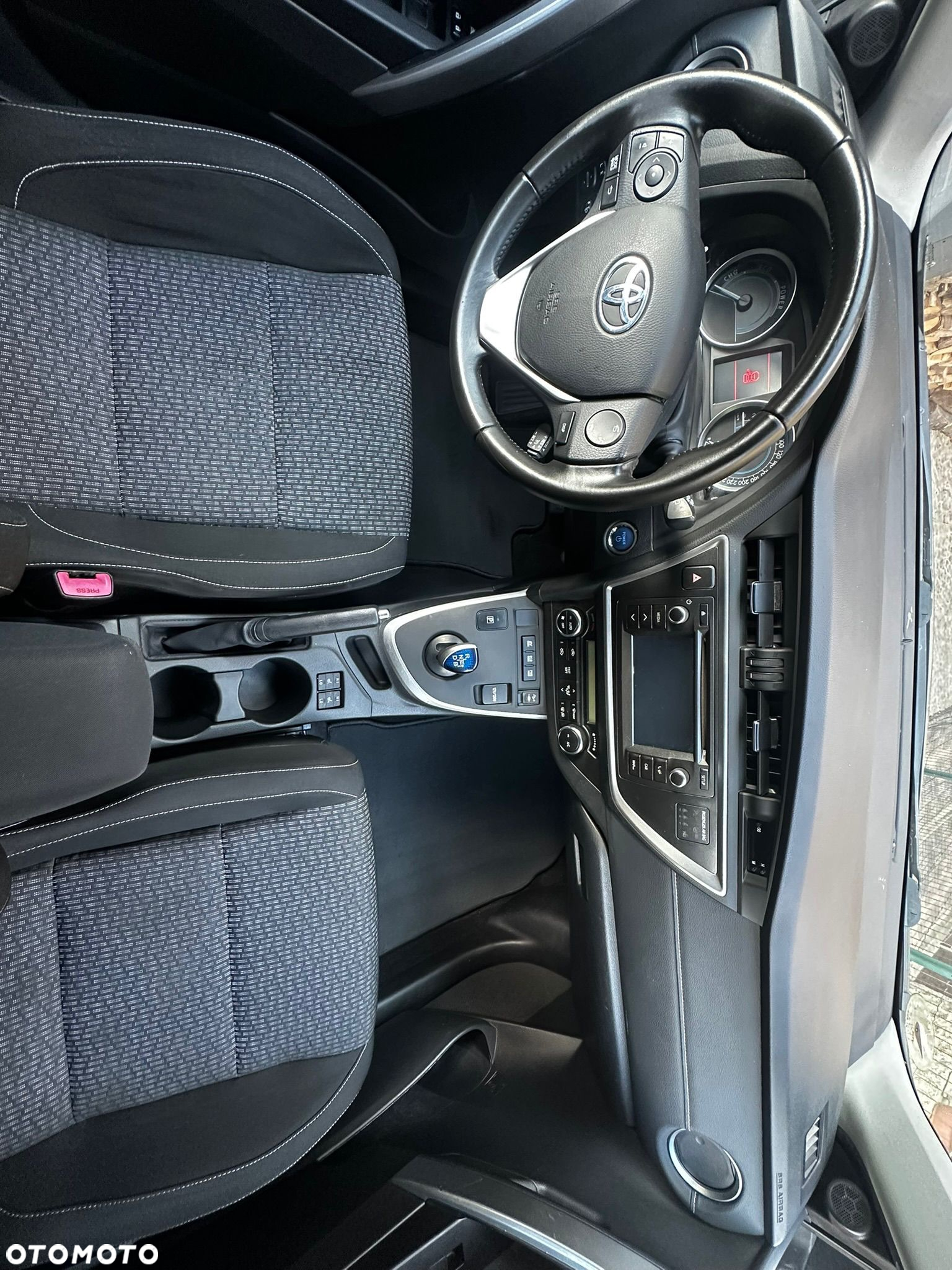 Toyota Auris 1.8 VVT-i Hybrid Automatik Touring Sports Edition - 14