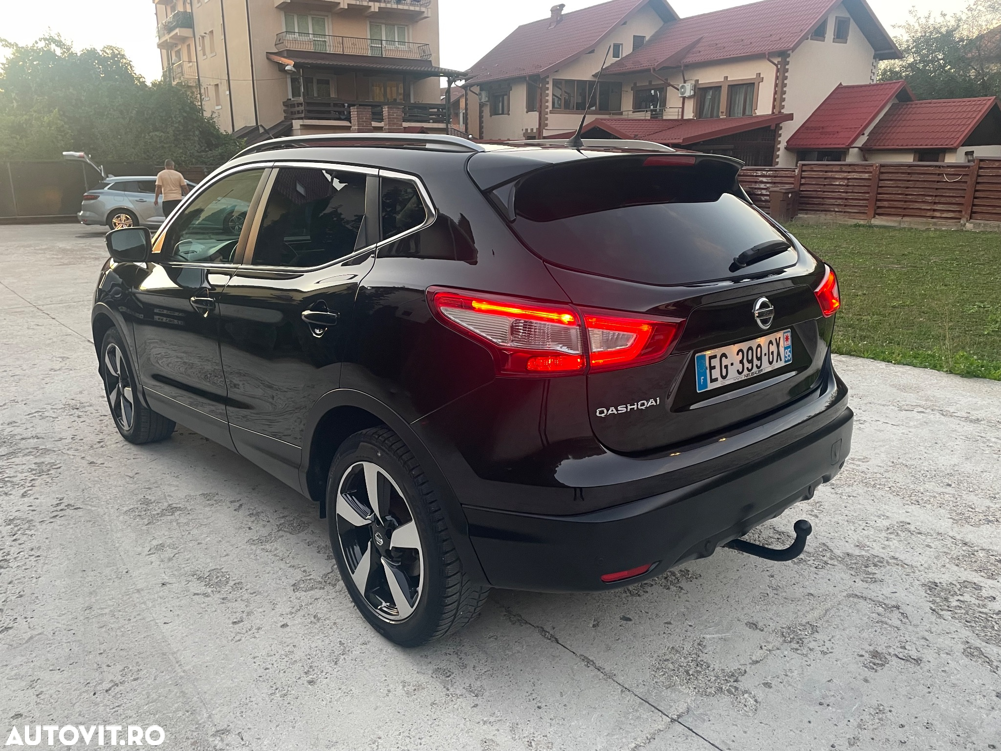 Nissan Qashqai 1.6 DCI Start/Stop X-TRONIC Tekna - 6