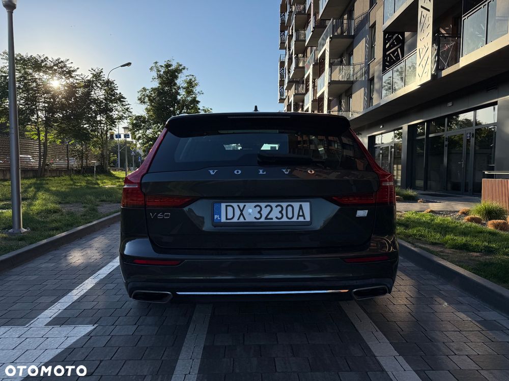 Volvo V60 T6 AWD Plug-In Hybrid Inscription - 9
