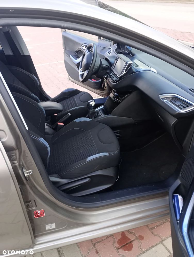 Peugeot 208 1.2 VTi Allure - 8