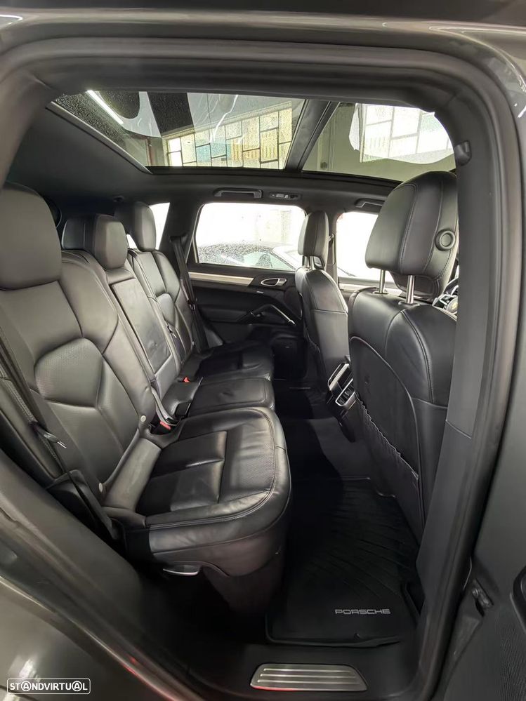 Porsche Cayenne S - 11