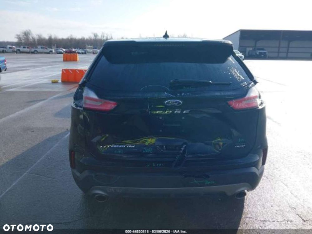 Ford Edge - 8
