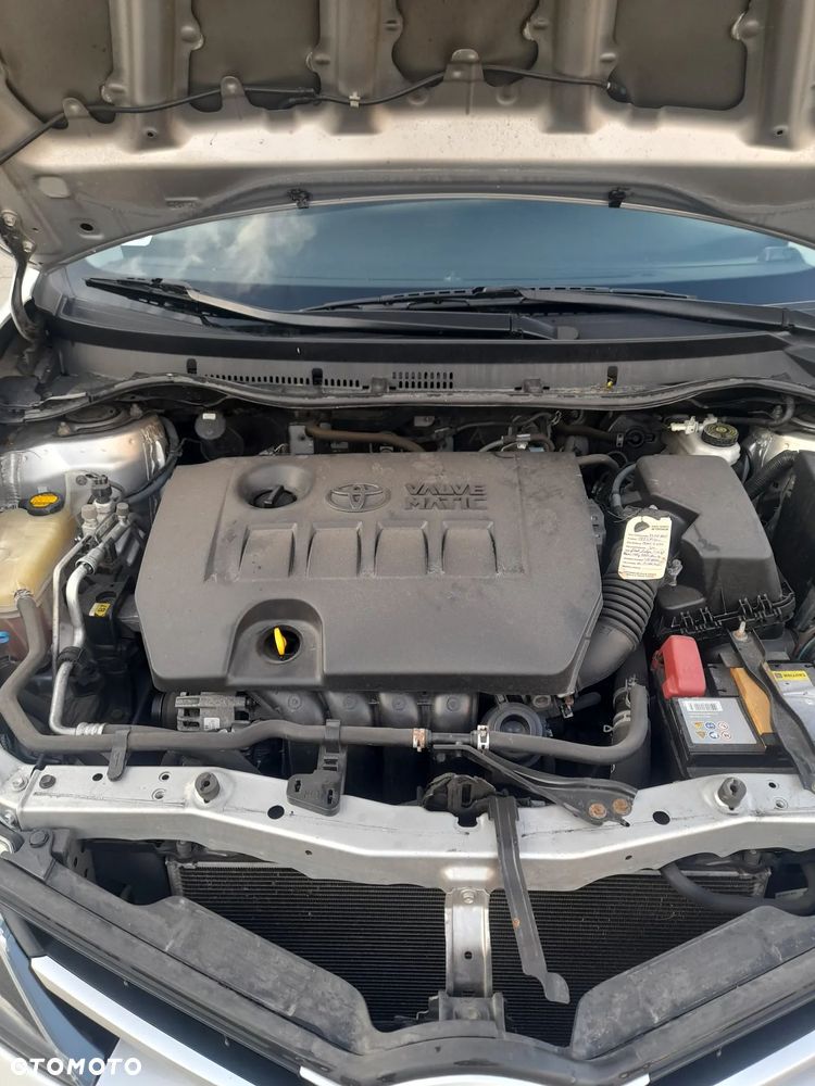 Toyota Auris - 12
