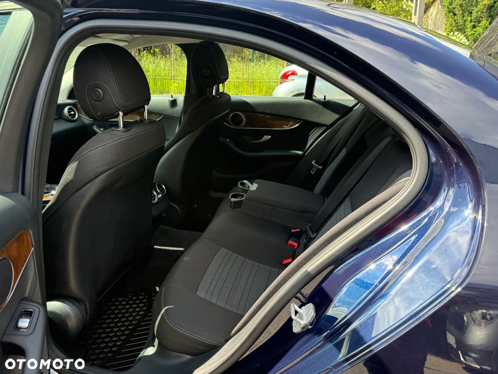 Mercedes-Benz Klasa C 180 CGI BlueEff Classic - 7