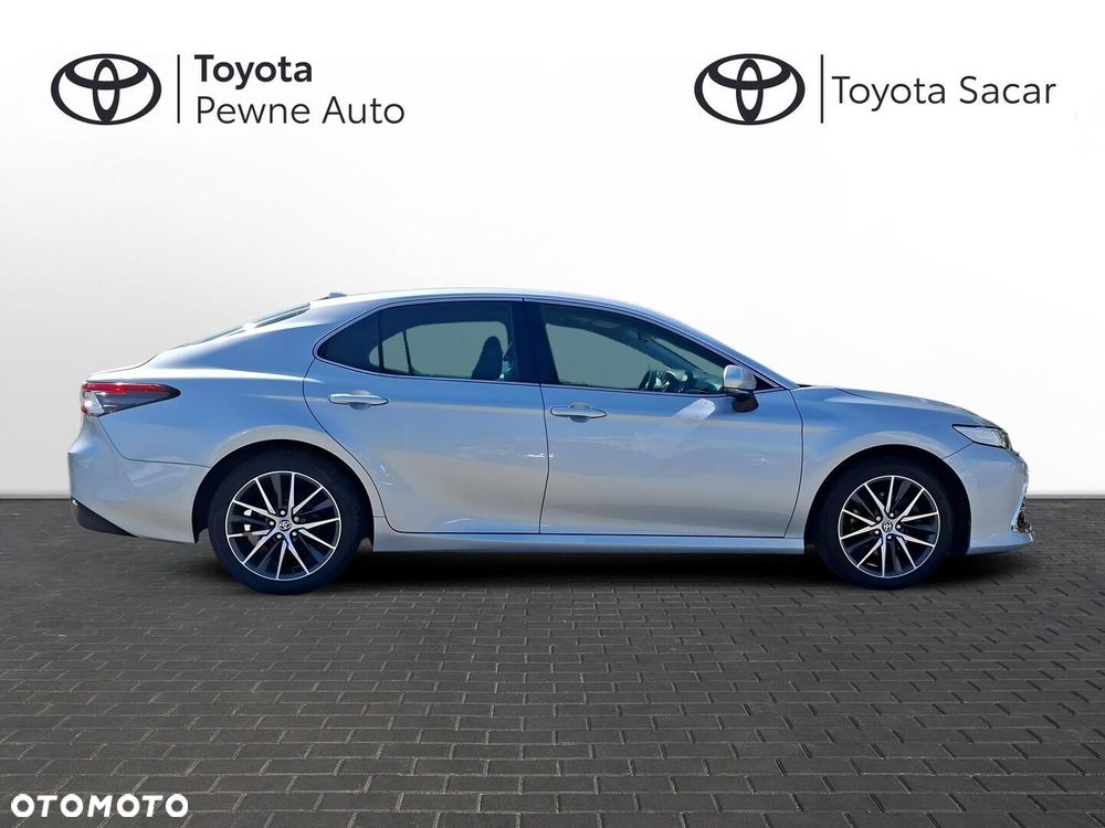 Toyota Camry - 5