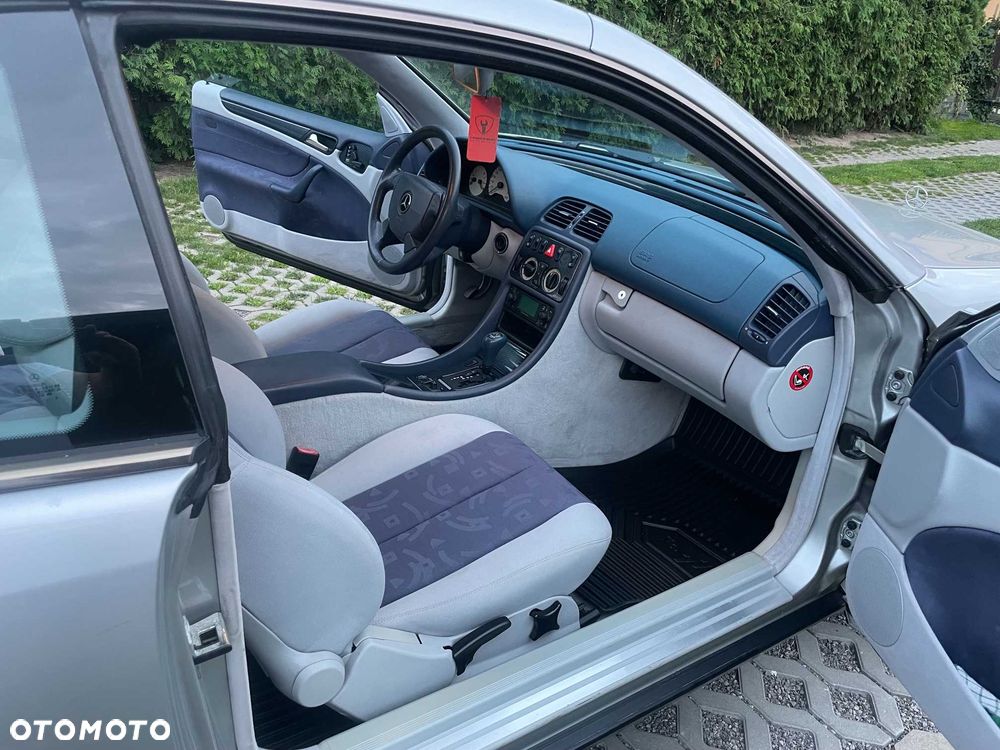 Mercedes-Benz CLK - 8