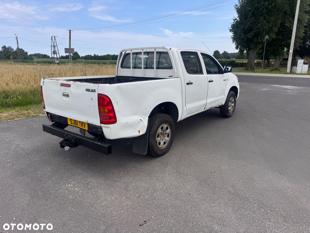 Toyota Hilux 3.0 D-4D Invincible - 7