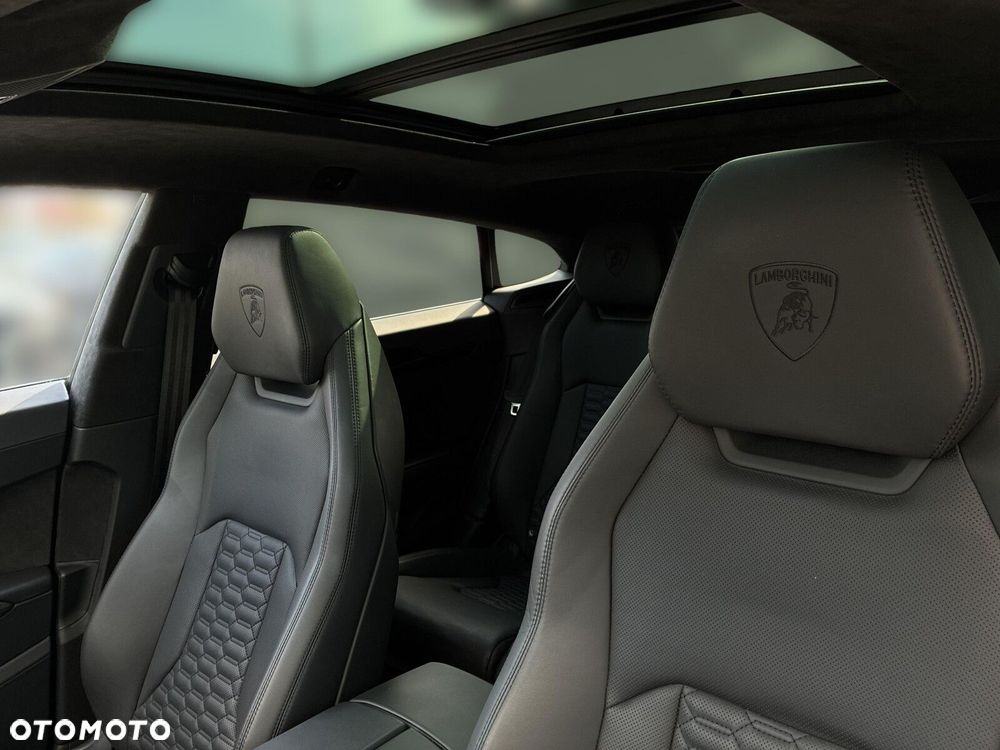 Lamborghini Urus - 10
