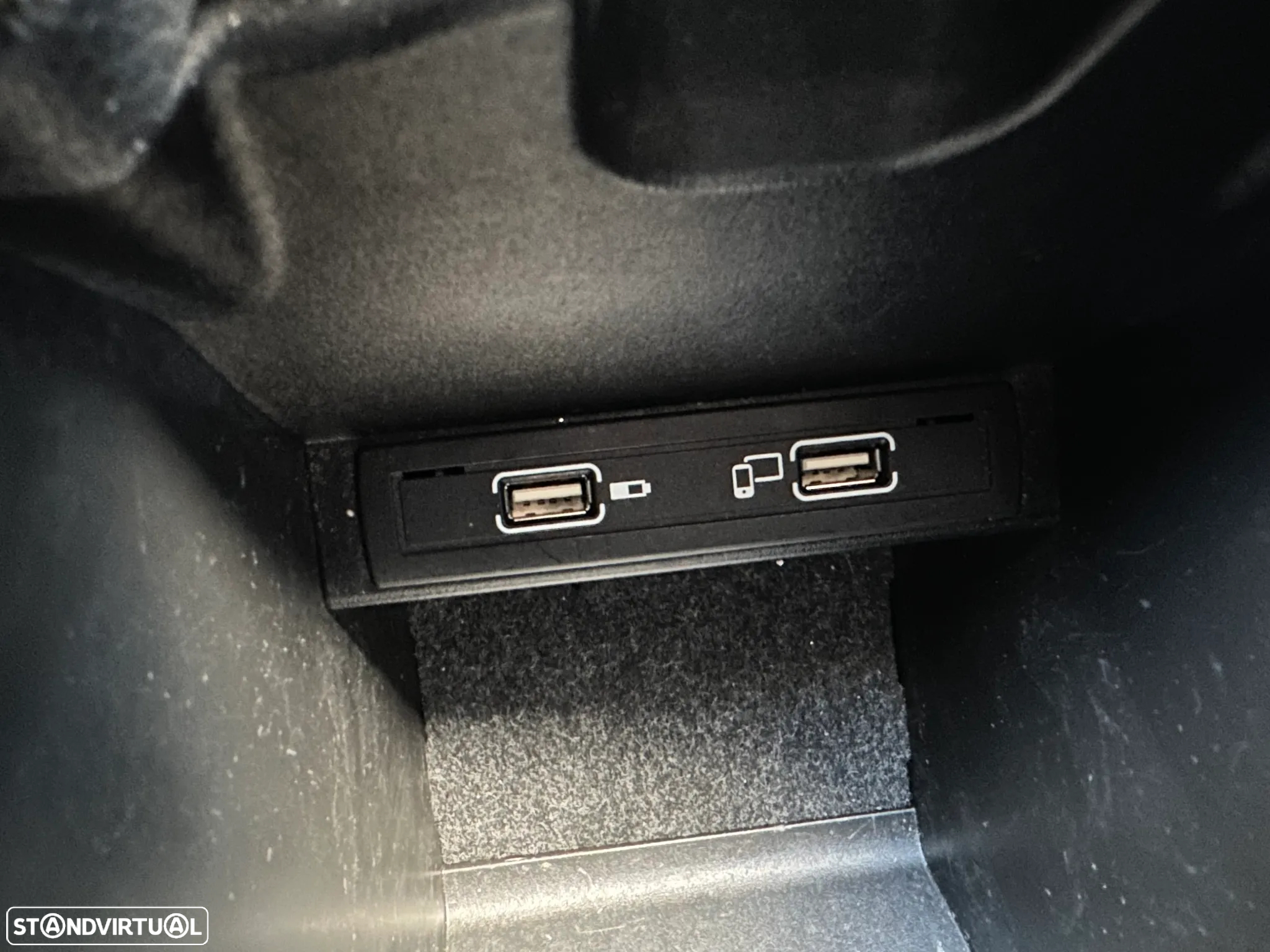 Mercedes-Benz GLA 180 d Urban - 32