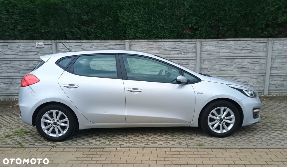 Kia Ceed 1.4 L Business Line - 23