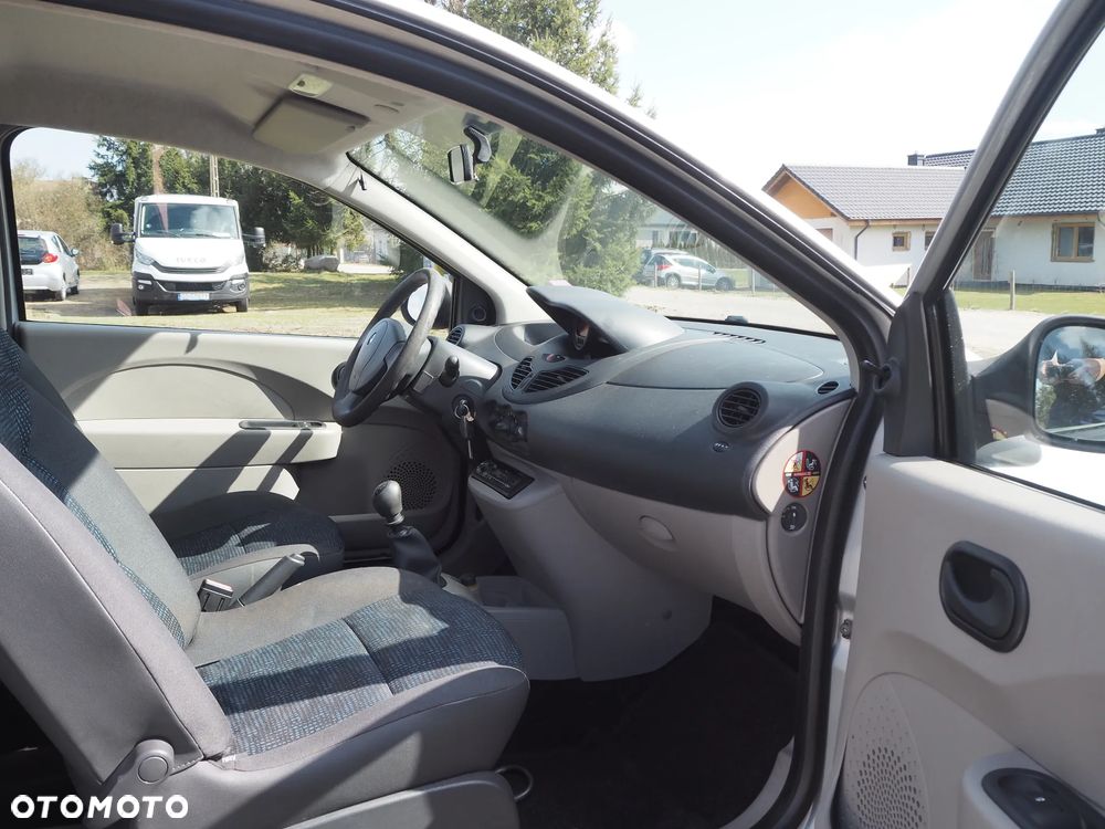 Renault Twingo 1.2 8V Authentique - 8
