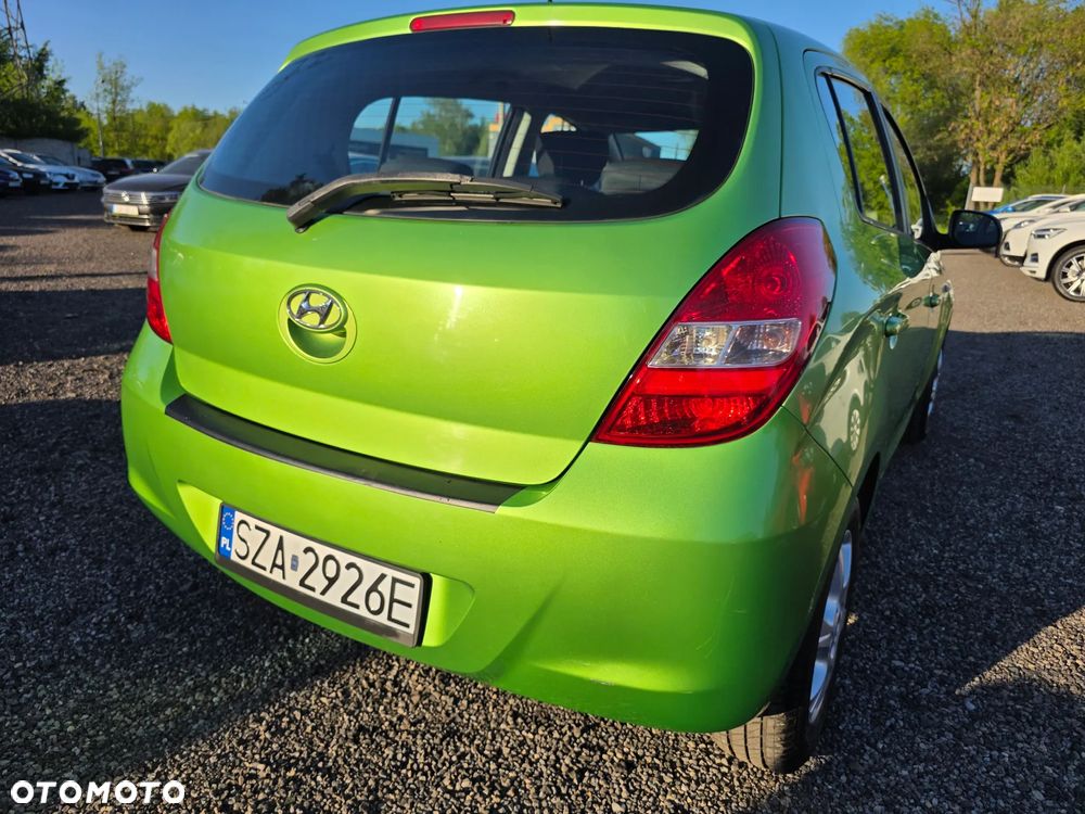 Hyundai i20 1.2 FIFA WM Edition - 28