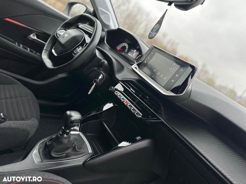 Peugeot 208 1.2 L PureTech STT Allure - 22