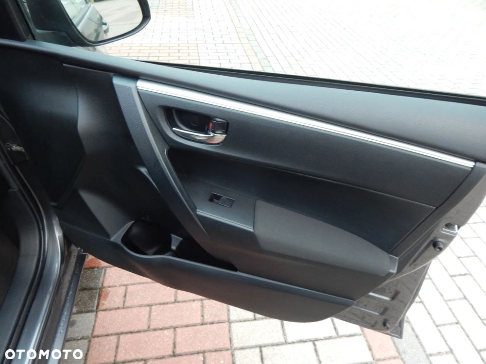 Toyota Corolla 1.6 Luna - 26