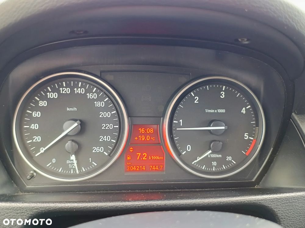 BMW X1 xDrive18d - 16