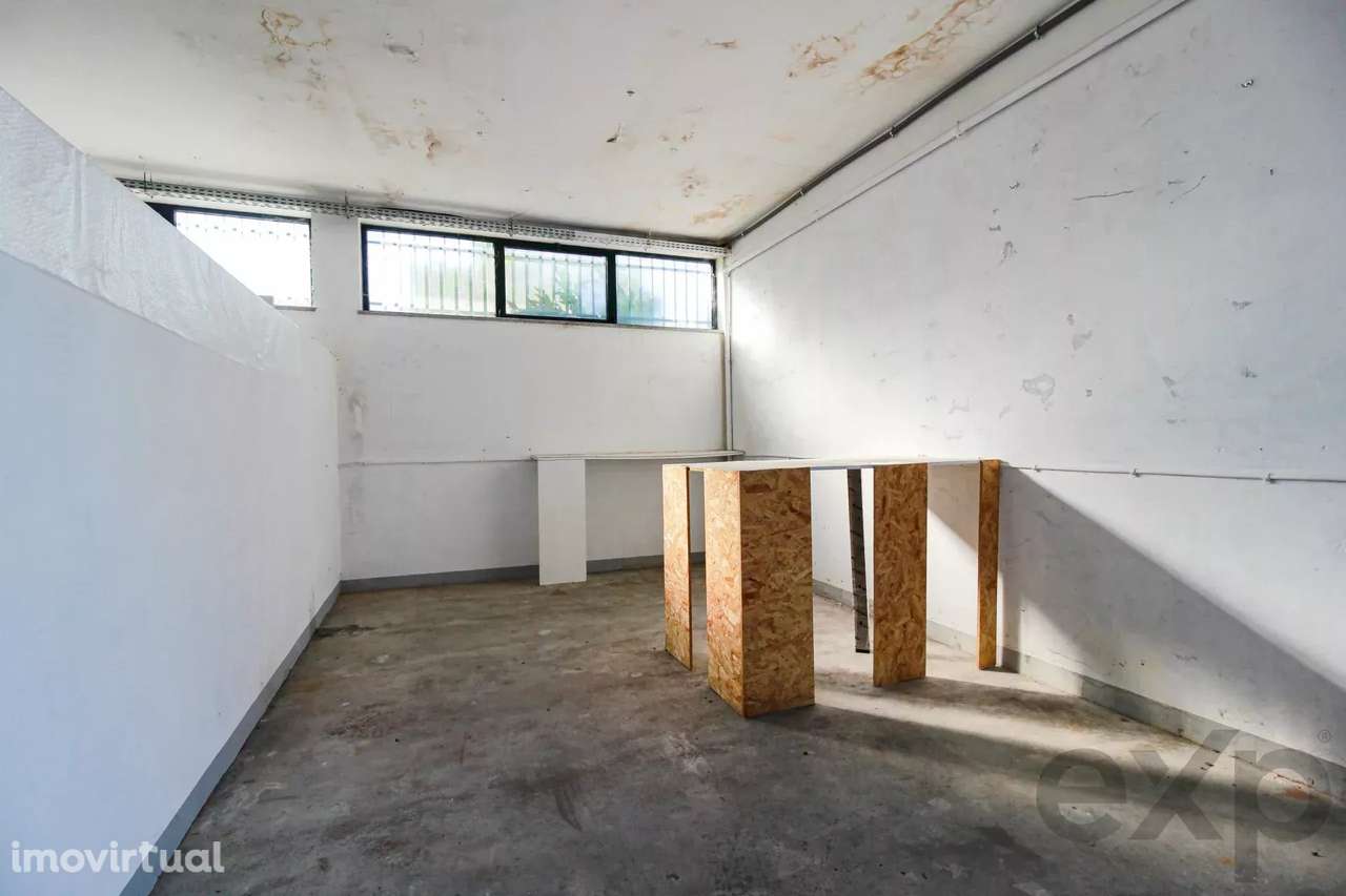 Garagem Complementar a com Potencial Único de Expansão Empresarial - Grande imagem: 5/6