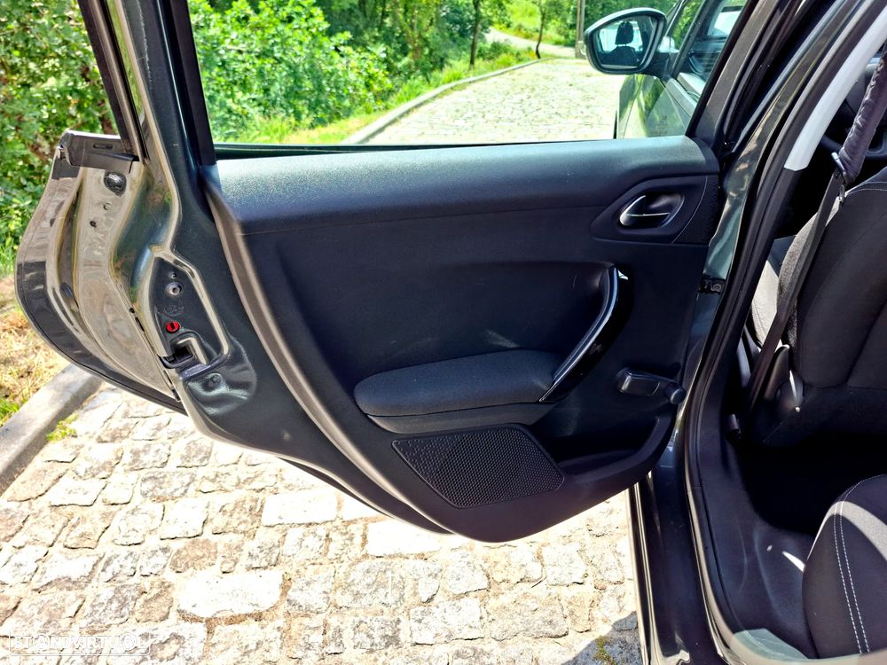 Peugeot 208 1.6 BlueHDi Style - 18