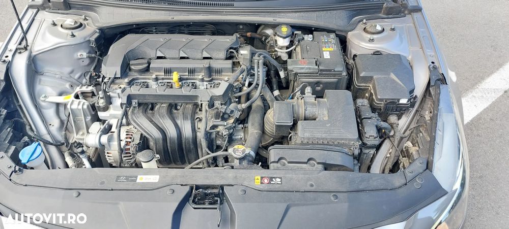 Hyundai Elantra 1.6 l 123 CP CVT Highway - 10