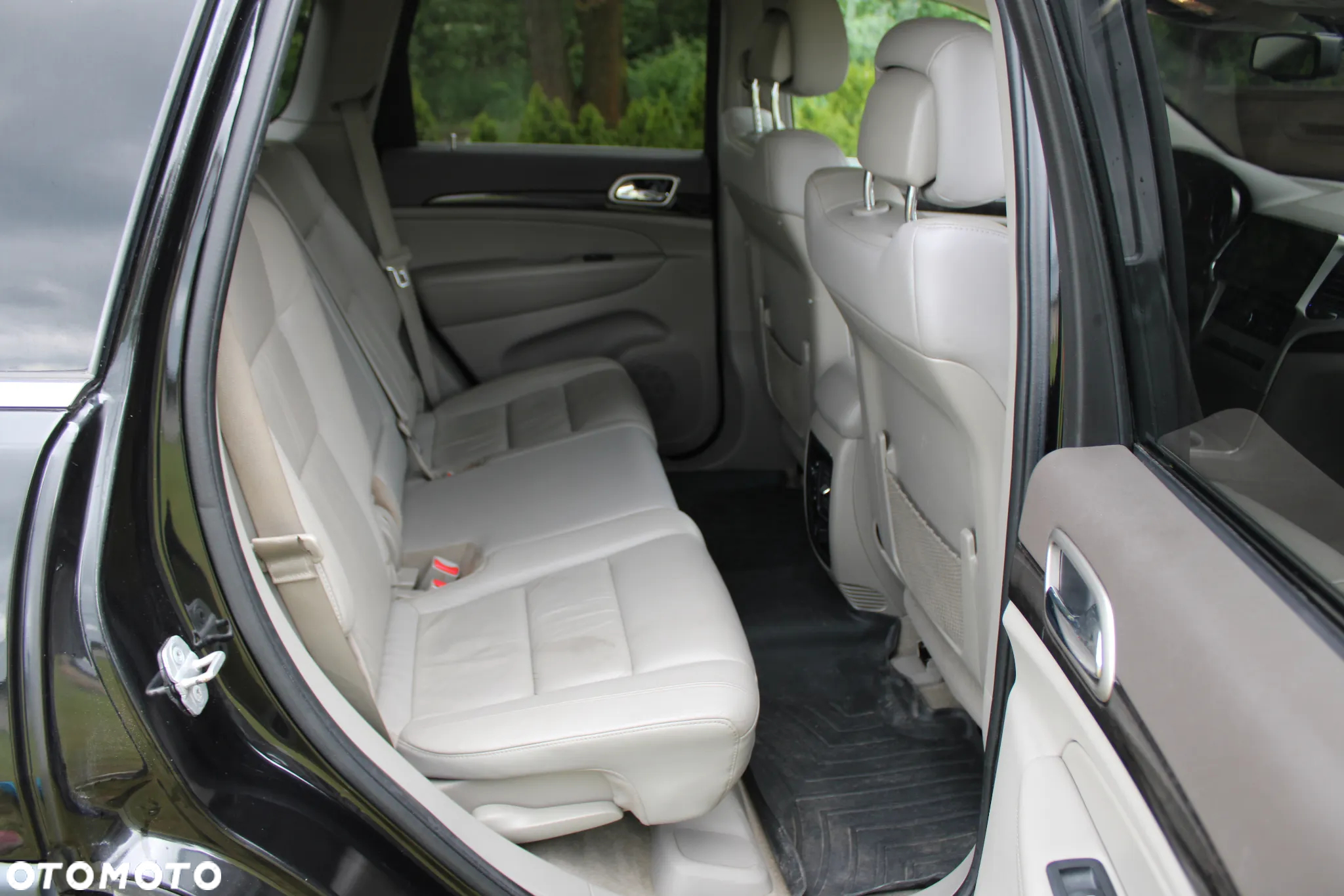 Jeep Grand Cherokee - 26