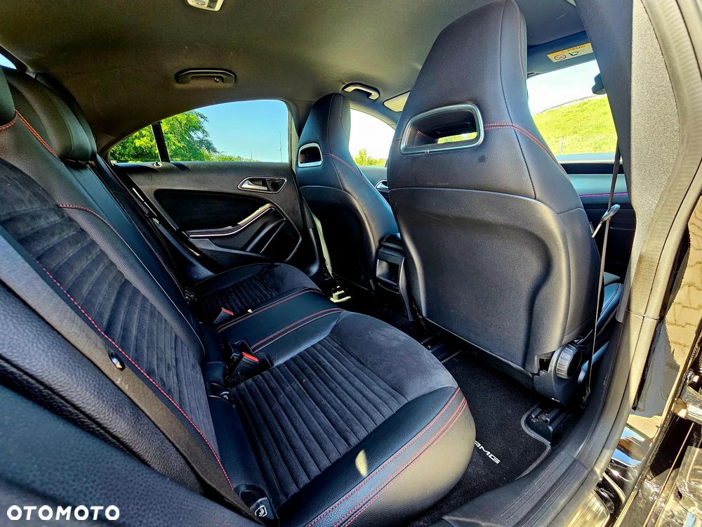 Mercedes-Benz CLA 180 AMG Line - 27